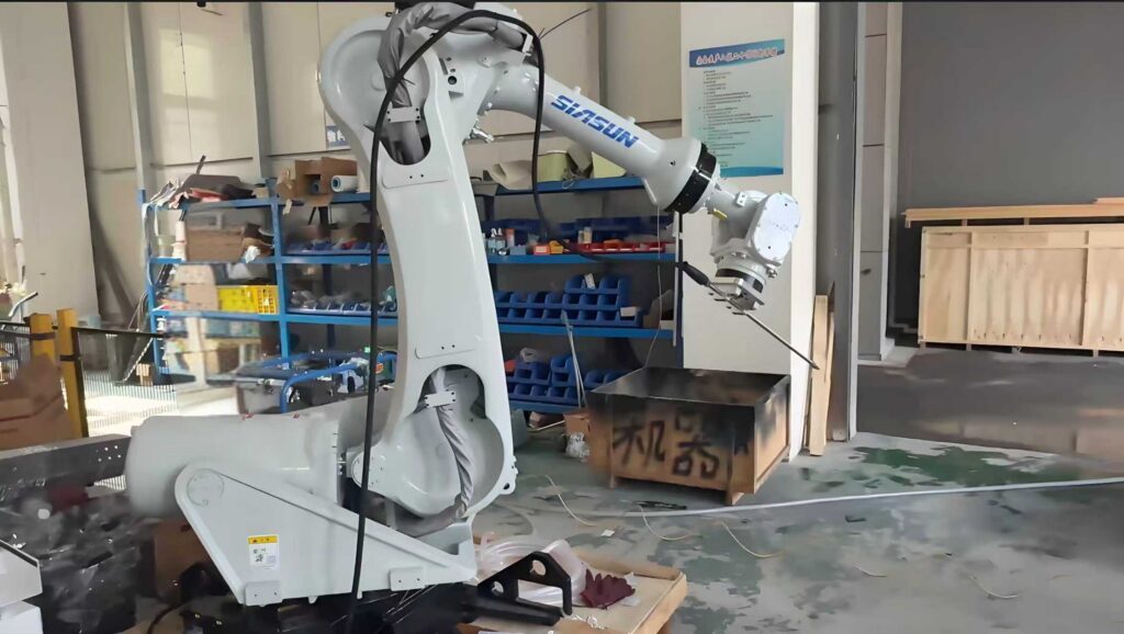 Six-axis industrial robots unlock new scenarios for high-pressure water jet cleaning