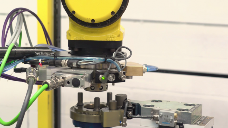 How Does a Robotic Tool Changer Work?