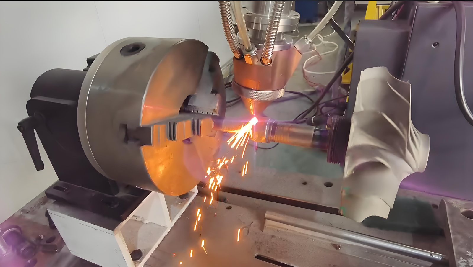 船用轴激光熔覆工作站