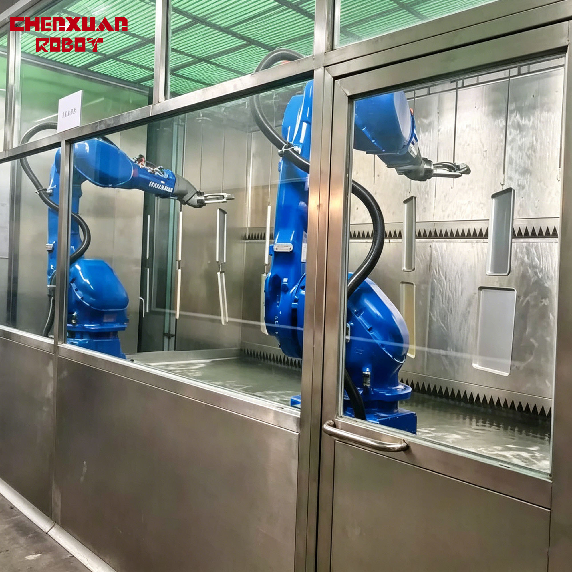 适用于工业喷涂与表面处理场景，可实现稳定喷涂轨迹和均匀覆盖，减少人工依赖并提升表面质量。