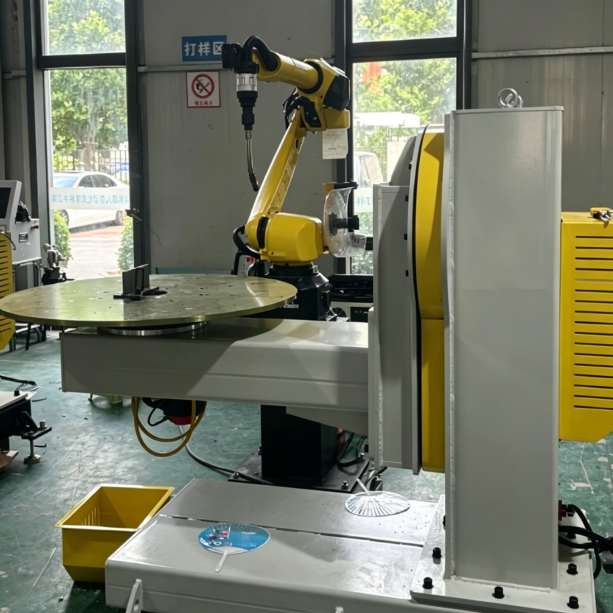 welding robot.png